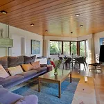 La Maison Fleurie - Sunny With Large Garden, Parking, Within Walking Distance Of The Sea