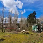 La Maison Fleurie - Sunny With Large Garden, Parking, Within Walking Distance Of The Sea *