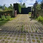 בית נופש La Maison Fleurie - Sunny With Large Garden, Parking, Within Walking Distance Of The Sea קוקסיידה