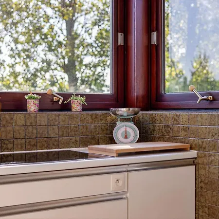 La Maison Fleurie - Sunny With Large Garden, Parking, Within Walking Distance Of The Sea Nyaraló