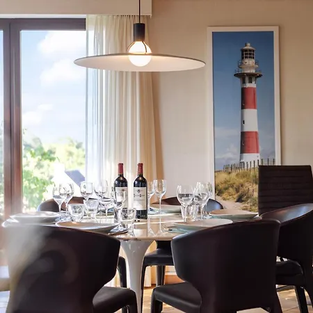 La Maison Fleurie - Sunny With Large Garden, Parking, Within Walking Distance Of The Sea Nyaraló Koksijde