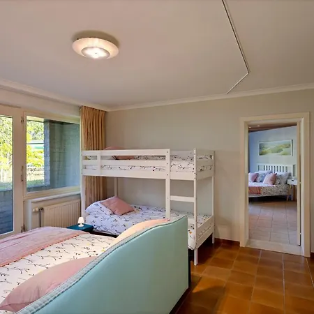 La Maison Fleurie - Sunny With Large Garden, Parking, Within Walking Distance Of The Sea Dom wakacyjny Koksijde