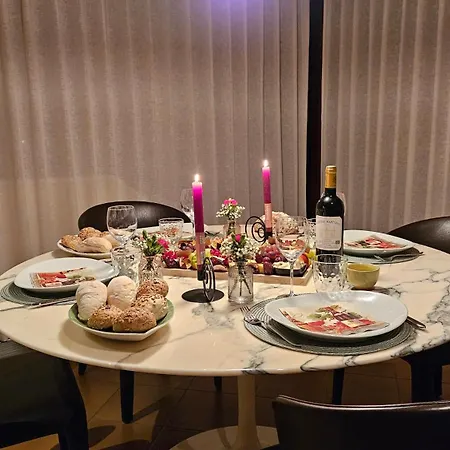 La Maison Fleurie - Sunny With Large Garden, Parking, Within Walking Distance Of The Sea