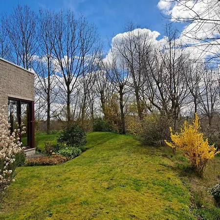 La Maison Fleurie Zonnige Vakantiewoning Met Grote Tuin Op 2 Km Zee Holiday home Koksijde