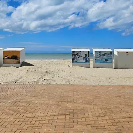 Nyaraló La Maison Fleurie - Sunny With Large Garden, Parking, Within Walking Distance Of The Sea Koksijde