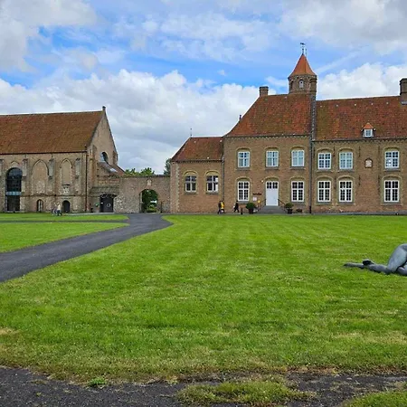 La Maison Fleurie Zonnige Vakantiewoning Met Grote Tuin Op 2 Km Zee