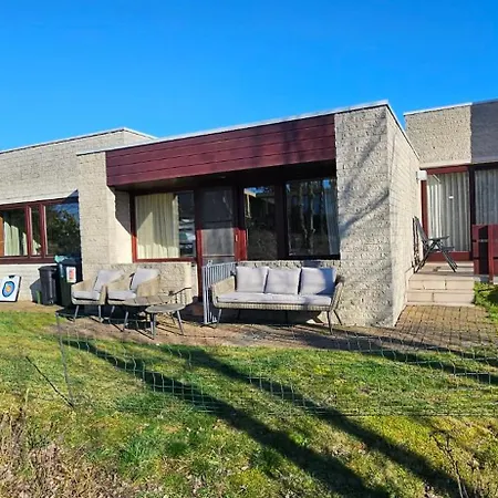 La Maison Fleurie - Sunny With Large Garden, Parking, Within Walking Distance Of The Sea