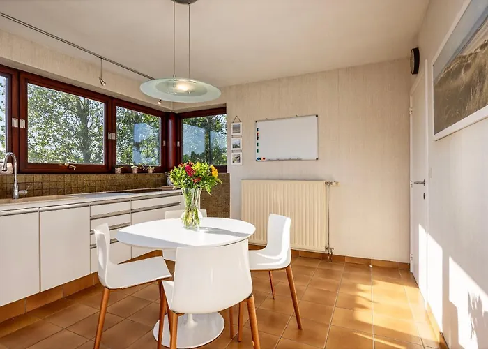 La Maison Fleurie - Sunny With Large Garden, Parking, Within Walking Distance Of The Sea Koksijde