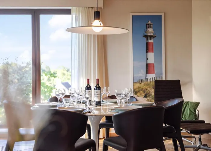 La Maison Fleurie - Sunny With Large Garden, Parking, Within Walking Distance Of The Sea Ferienhaus Koksijde