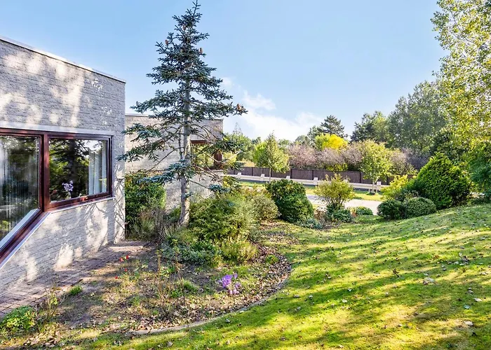 La Maison Fleurie - Sunny With Large Garden, Parking, Within Walking Distance Of The Sea * Koksijde